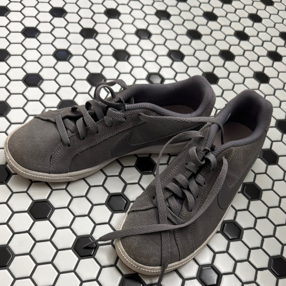 Nike Court Royal 6 womens grey suede